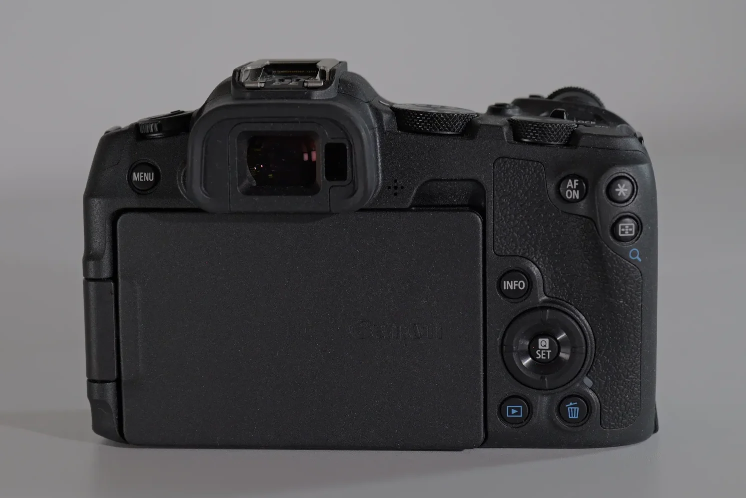 Canon R8 back buttons Gz reviews edited